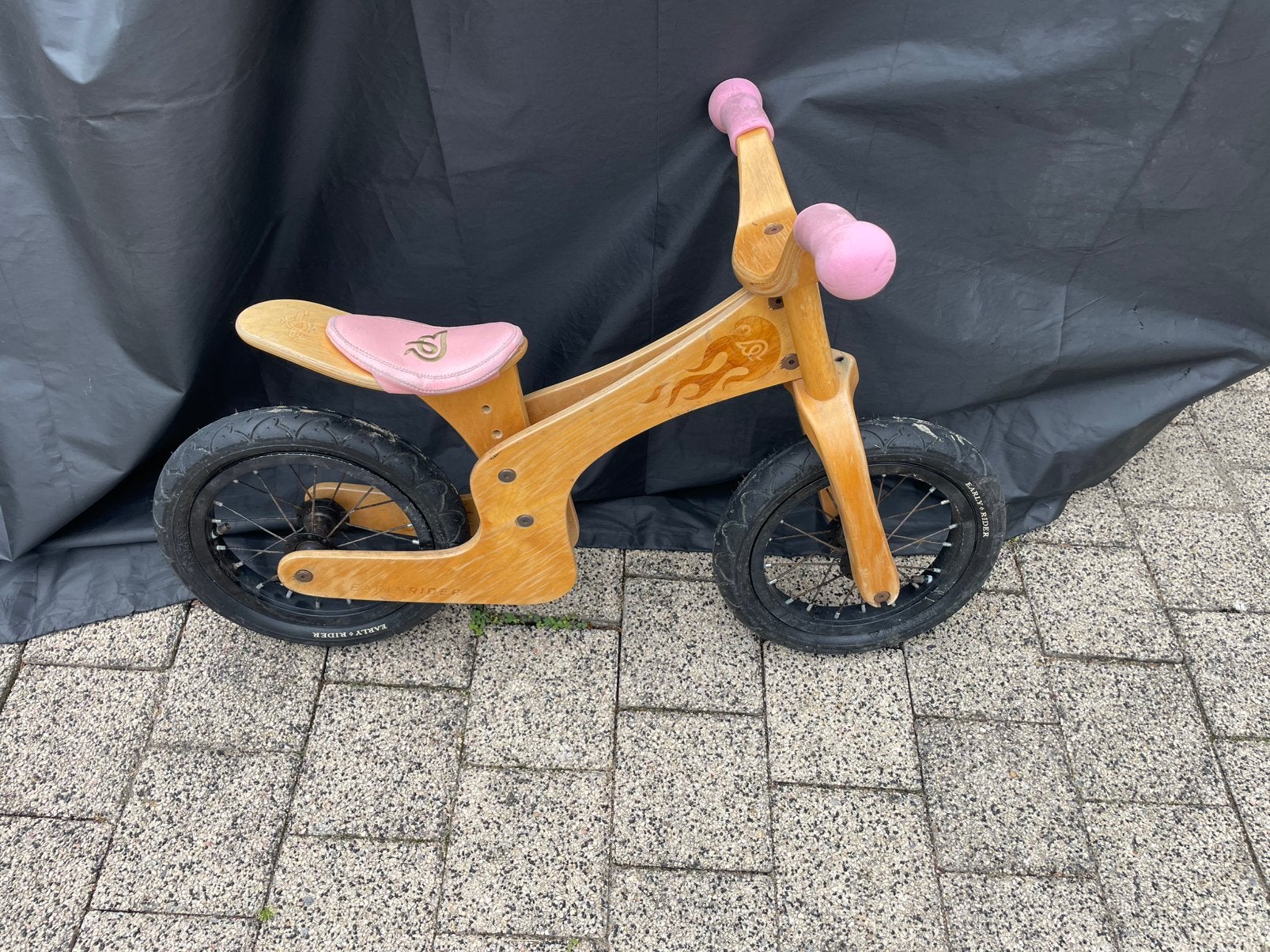 Early rider hout met roze accenten gebruikt, Ophalen, Minder dan 16 inch