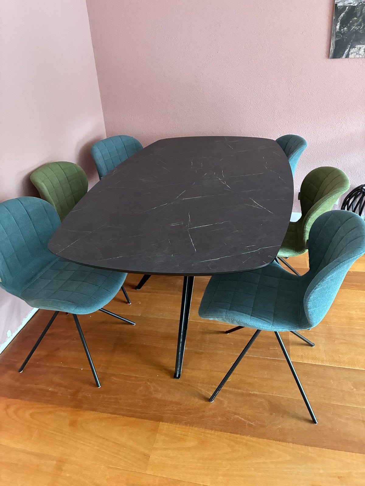 Deense ovale eettafel van kas20 met marmerlook blad, Huis en Inrichting, Tafels | Eettafels, Ophalen, Overige materialen, Gebruikt