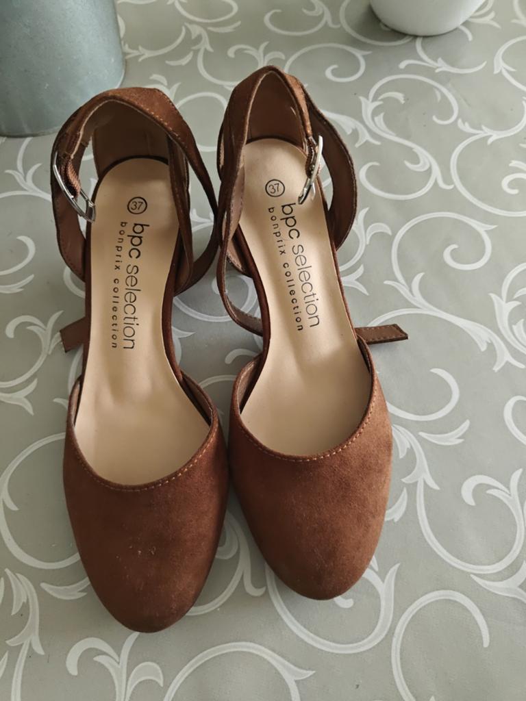 BPC Selection Bonprix Collection Pumps Maat 37 Bruin, Kleding | Dames, Schoenen, Pumps, Bruin, Ophalen of Verzenden