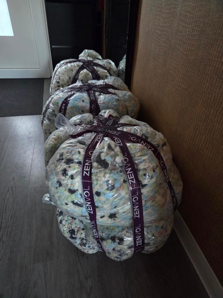 Schuimrubber vlokken – kussenvulling per 5 kilo 40euro, Ophalen, Nieuw