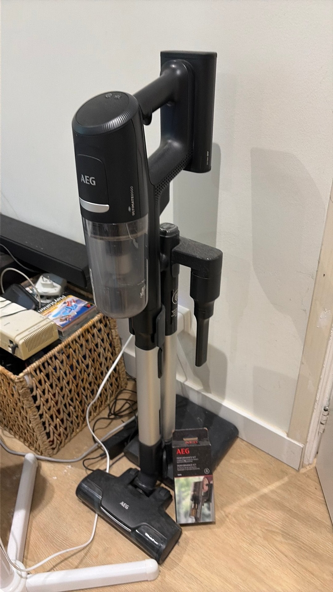AEG steelstofzuiger ultimate 8000, Ophalen, Gebruikt, Regelbare zuigkracht, Reservoir