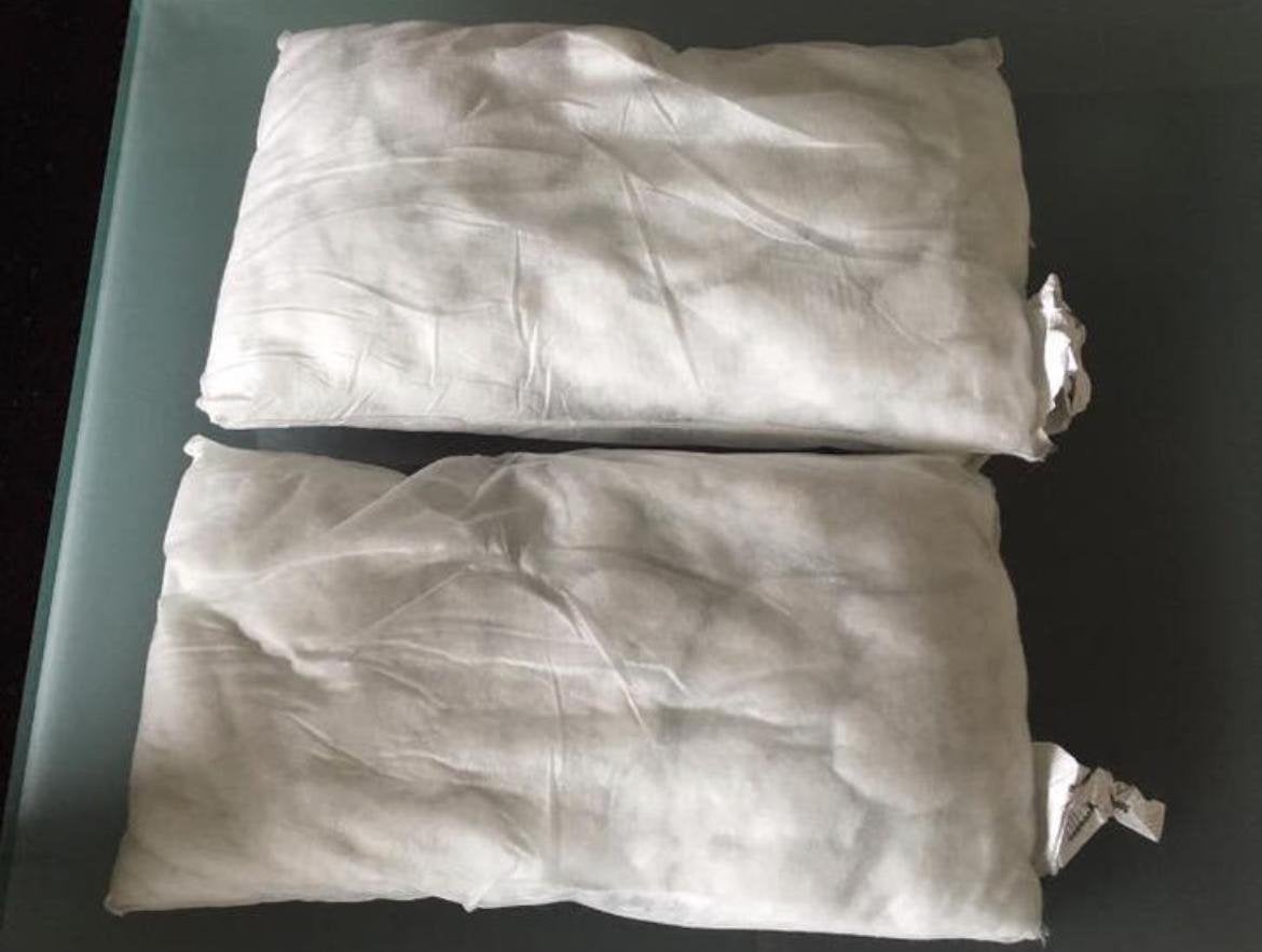 2 Nieuwe kussens - 40x65 cm, Wit, Vierkant, Ophalen of Verzenden, Zo goed als nieuw