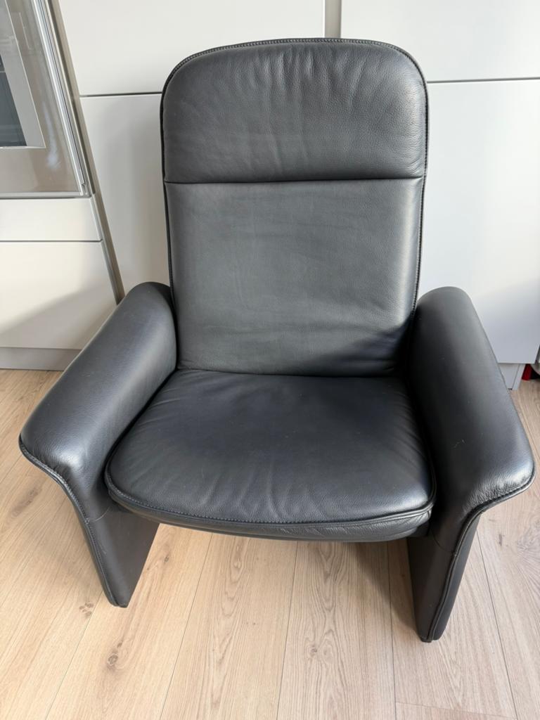 DeSede DS50 zwart leren fauteuil, Ophalen, Zo goed als nieuw, DeSede, DS50, Zwitsers design, Neck, zwart leer., 50 tot 75 cm