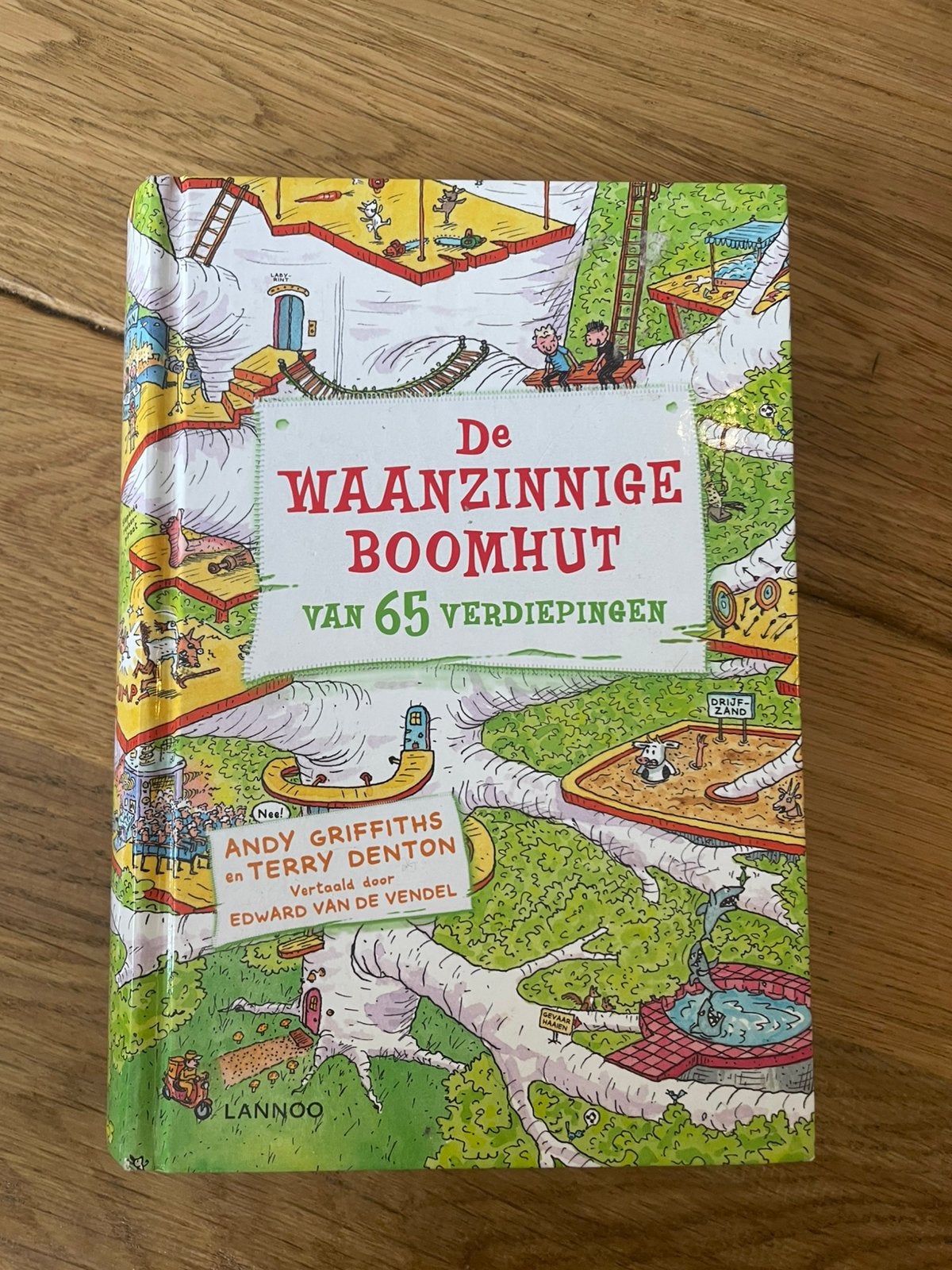 De waanzinnige boomhut van 65 verdiepingen, Boeken, Ophalen, Zo goed als nieuw