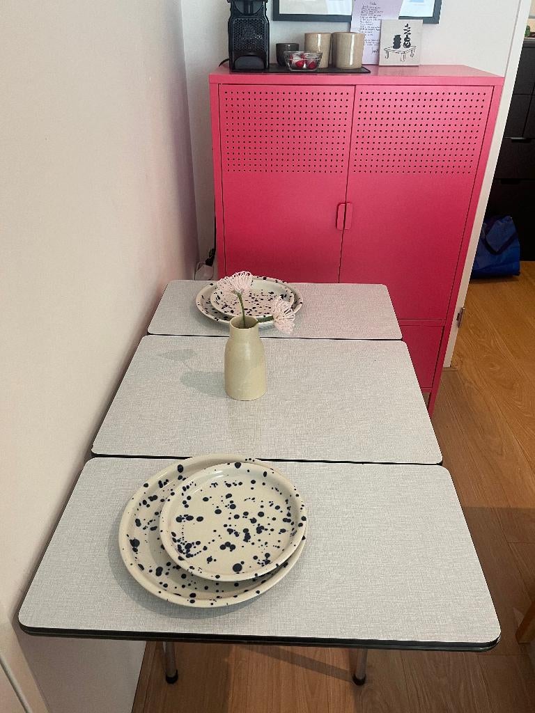 Vintage drop leaf formica table with chrome legs, Ophalen