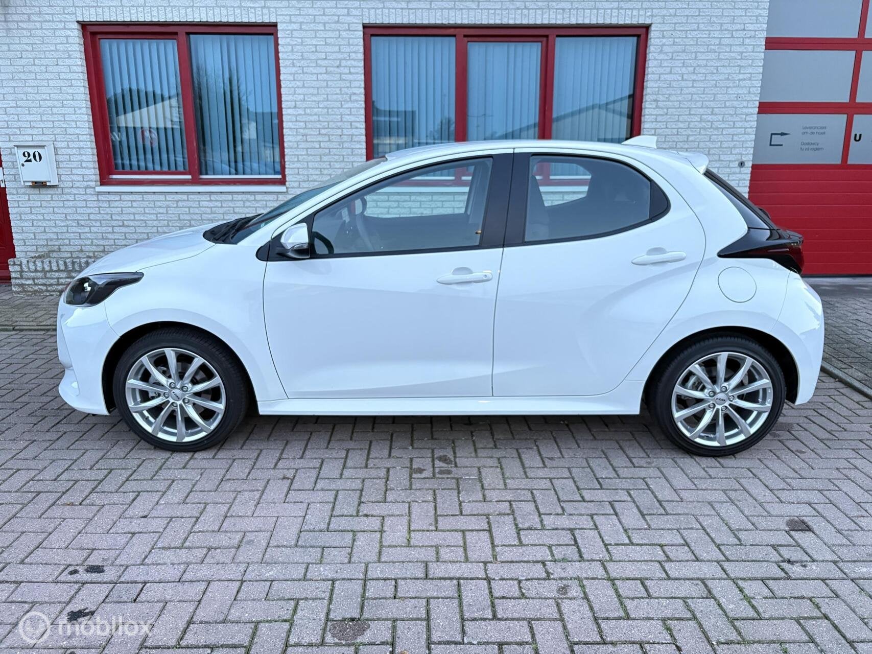 Mazda 2 Hybrid 1.5 HYBRID/AUTOMAAT/CAMERA/CRUISE, Auto's, Stof, Gebruikt, Zwart, 116 pk