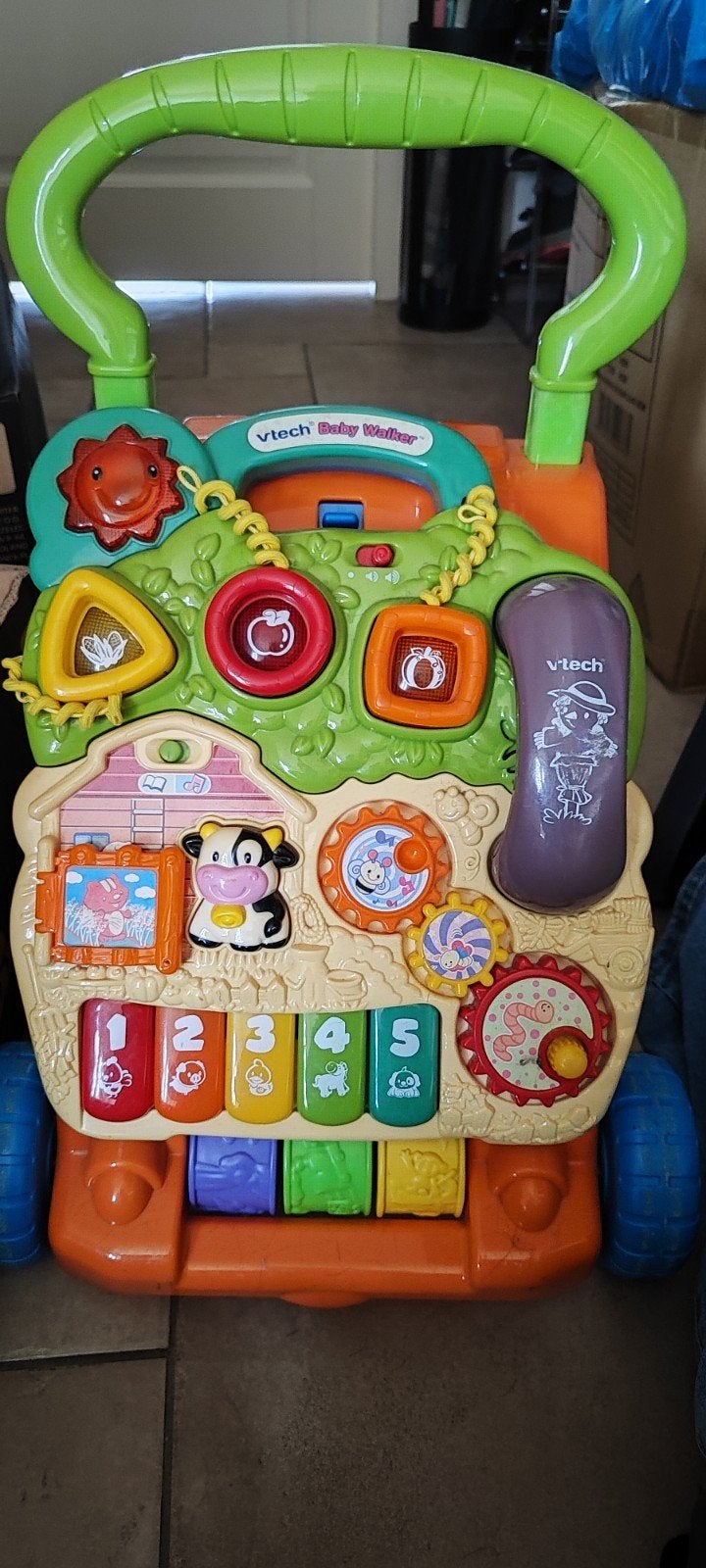 Babywalker en 2 boeken, Ophalen, 6 maanden tot 2 jaar