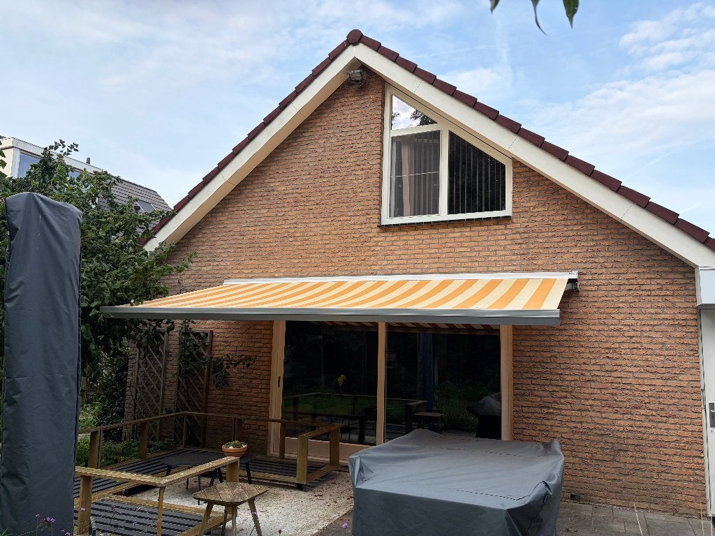 Zonnescherm 485 cm breed uitval 250, Tuin en Terras, Ophalen, Gebruikt, 450 cm of meer, Elektrisch