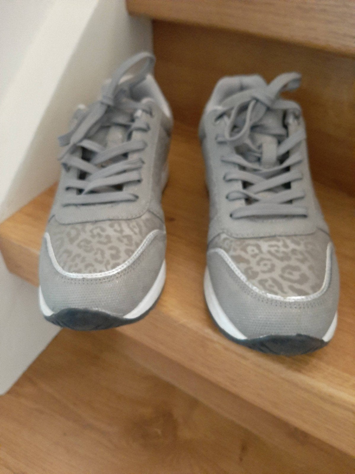 Sneaker/vrijetijdsschoen mt 40, Kleding | Dames, Schoenen, Ophalen of Verzenden, Zo goed als nieuw