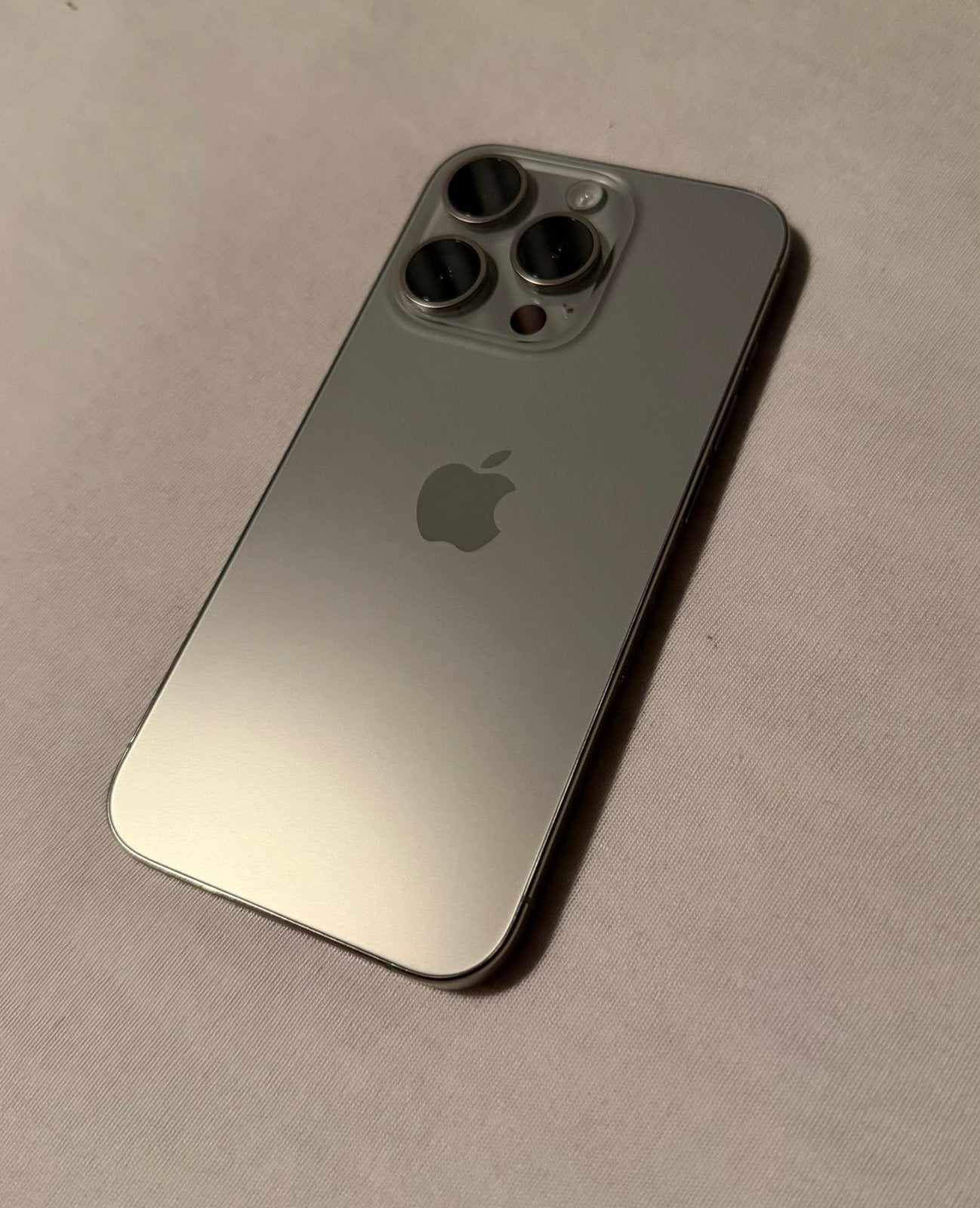 Foto 4 van iPhone 15 Pro 256GB – 90% batterij – zeer nette staat