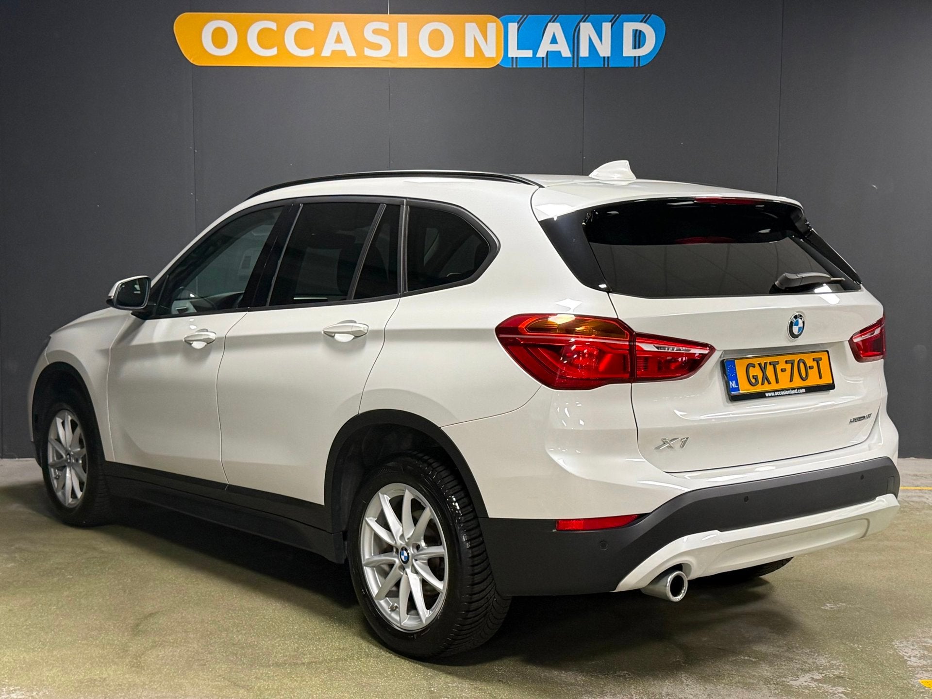 BMW X1 SDrive18i Executive Edition|STOELV|LEDER|PDC|CRUISE|B, 15 km/l, Gebruikt, Wit, Leder