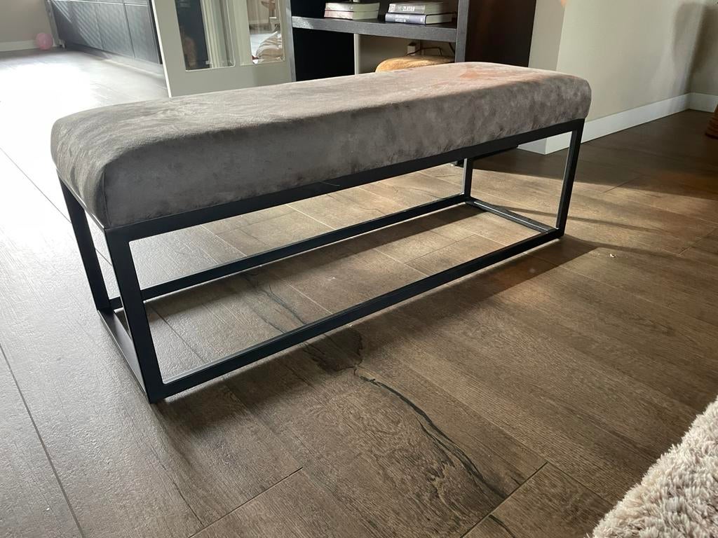 Zeer mooi (Bed) bankje 121x39x44, suede taupe/greige, Ophalen of Verzenden, Zo goed als nieuw, Rechthoekig, 100 tot 125 cm
