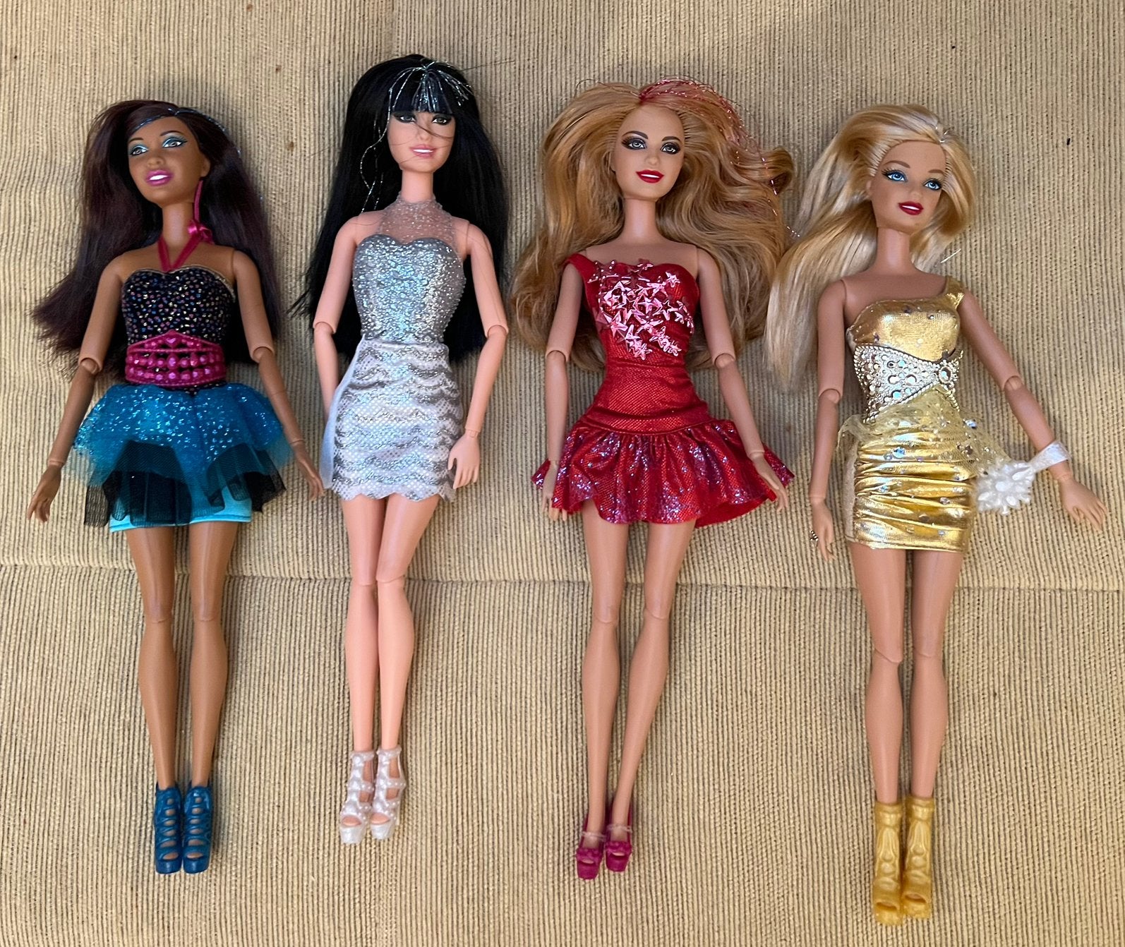 4 Barbie poppen fashionista metallic serie 2012/13, Verzamelen, Ophalen of Verzenden, Zo goed als nieuw, Pop