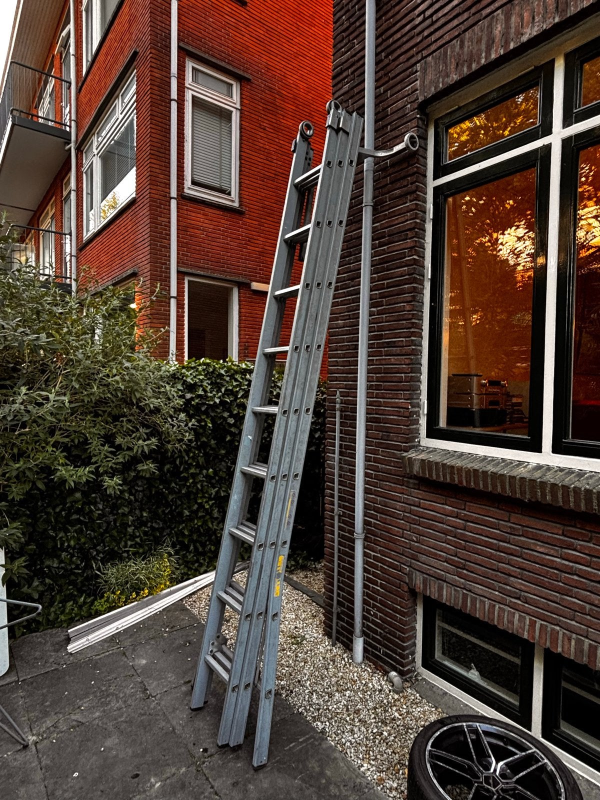 Dirks uitschuifbare ladder 3x9 treden met afhouder- Gebruikt, Ophalen, Zo goed als nieuw, Ladder, Opvouwbaar of Inschuifbaar