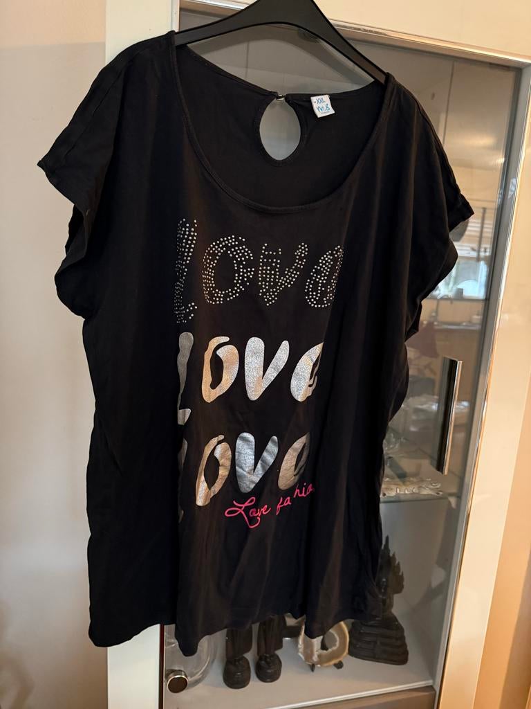 Zwart T-shirt en 'Love' opdruk maat 50 MS Mode, Kleding | Dames, Ophalen of Verzenden, Gedragen, Zwart, Shirt of Top