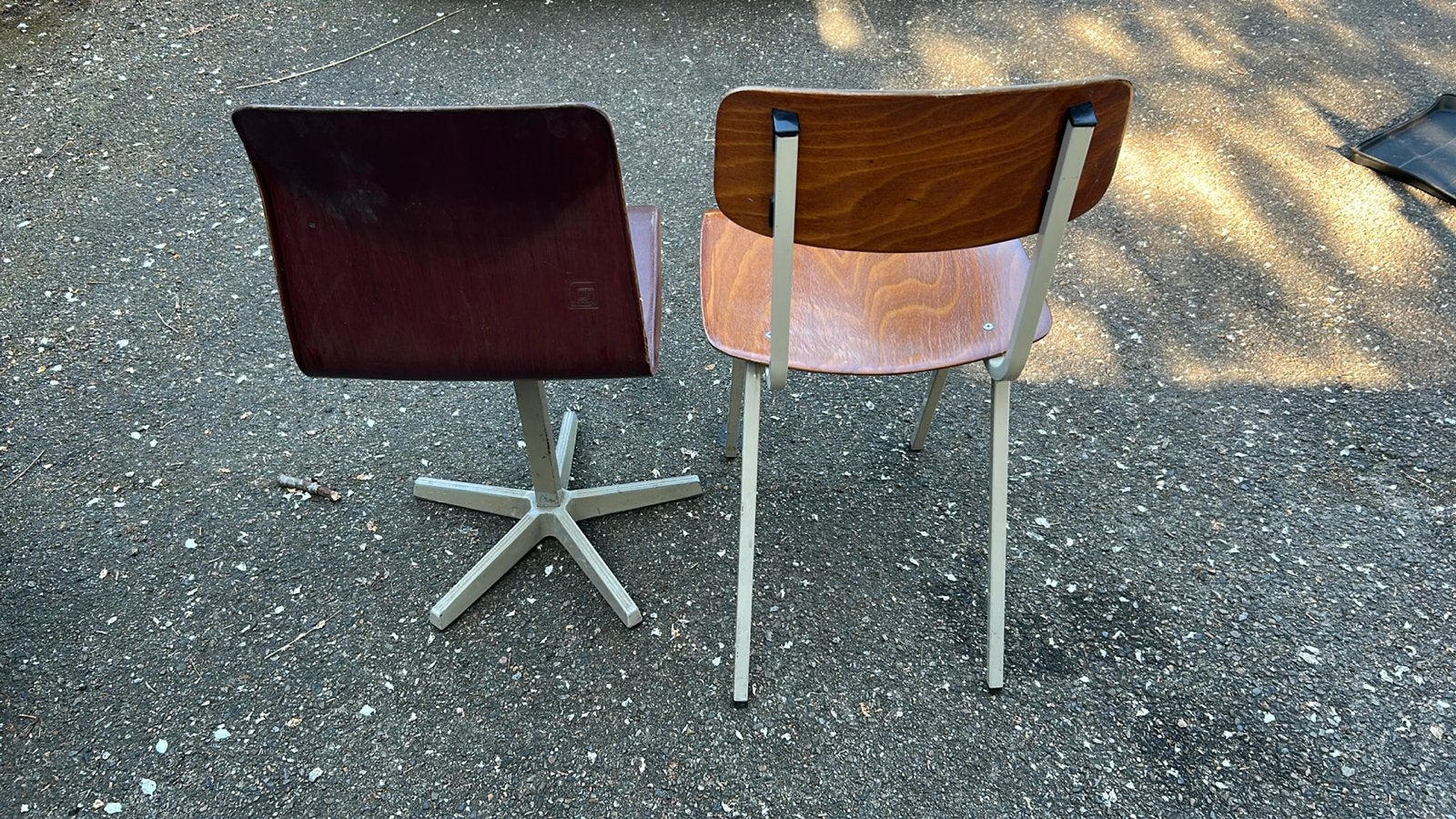 2 vintage stoelen,  retro schoolstoeltjes, Ophalen
