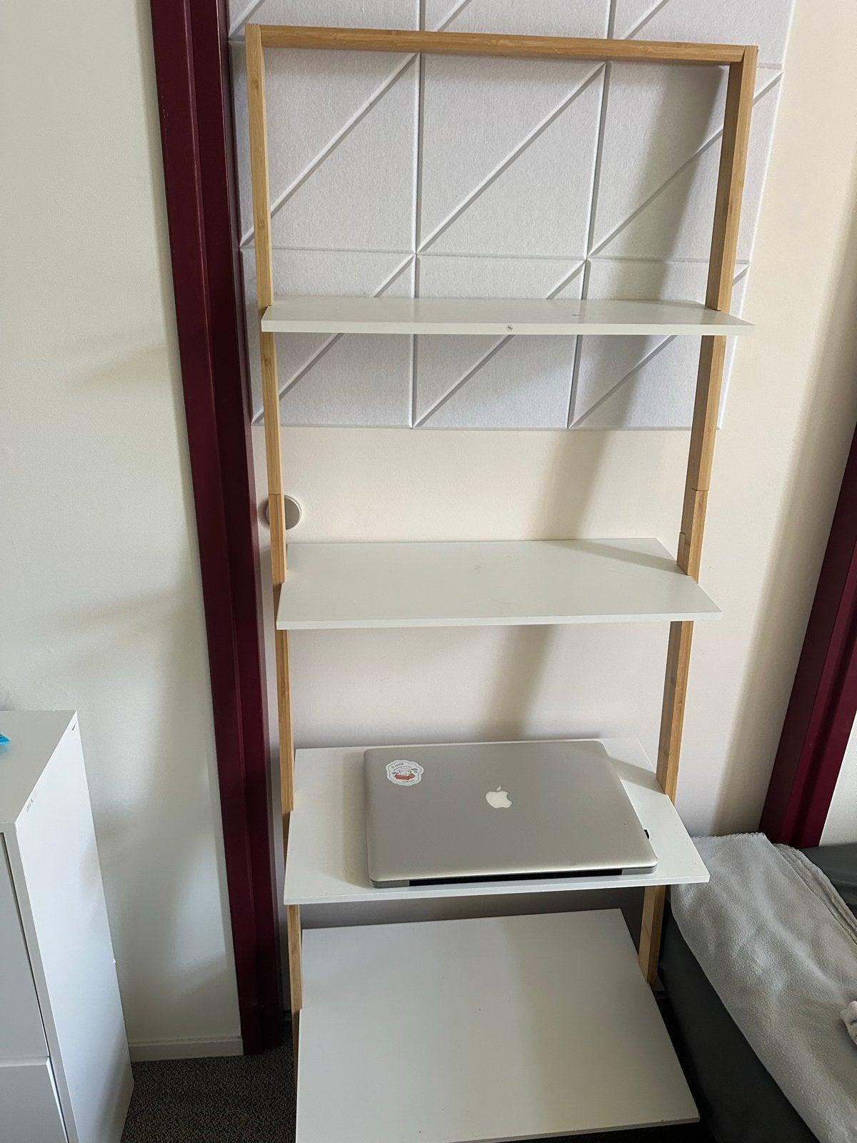 Mooie ladderkast voor boeken en decoratie - z.g.a.n., Ophalen, Met plank(en), Minder dan 50 cm, Zo goed als nieuw