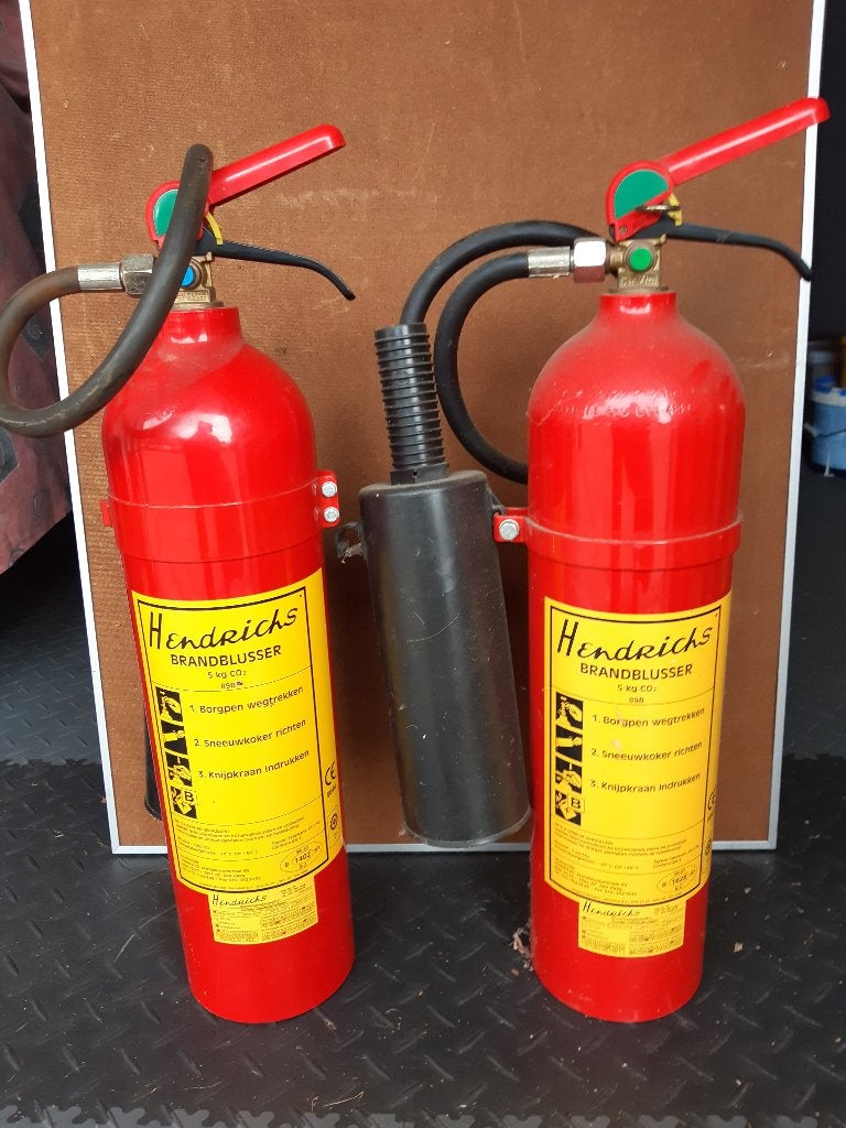 Brandblusser CO2 (afgekeurd) voor hobby of BHV training., Ophalen, Gebruikt