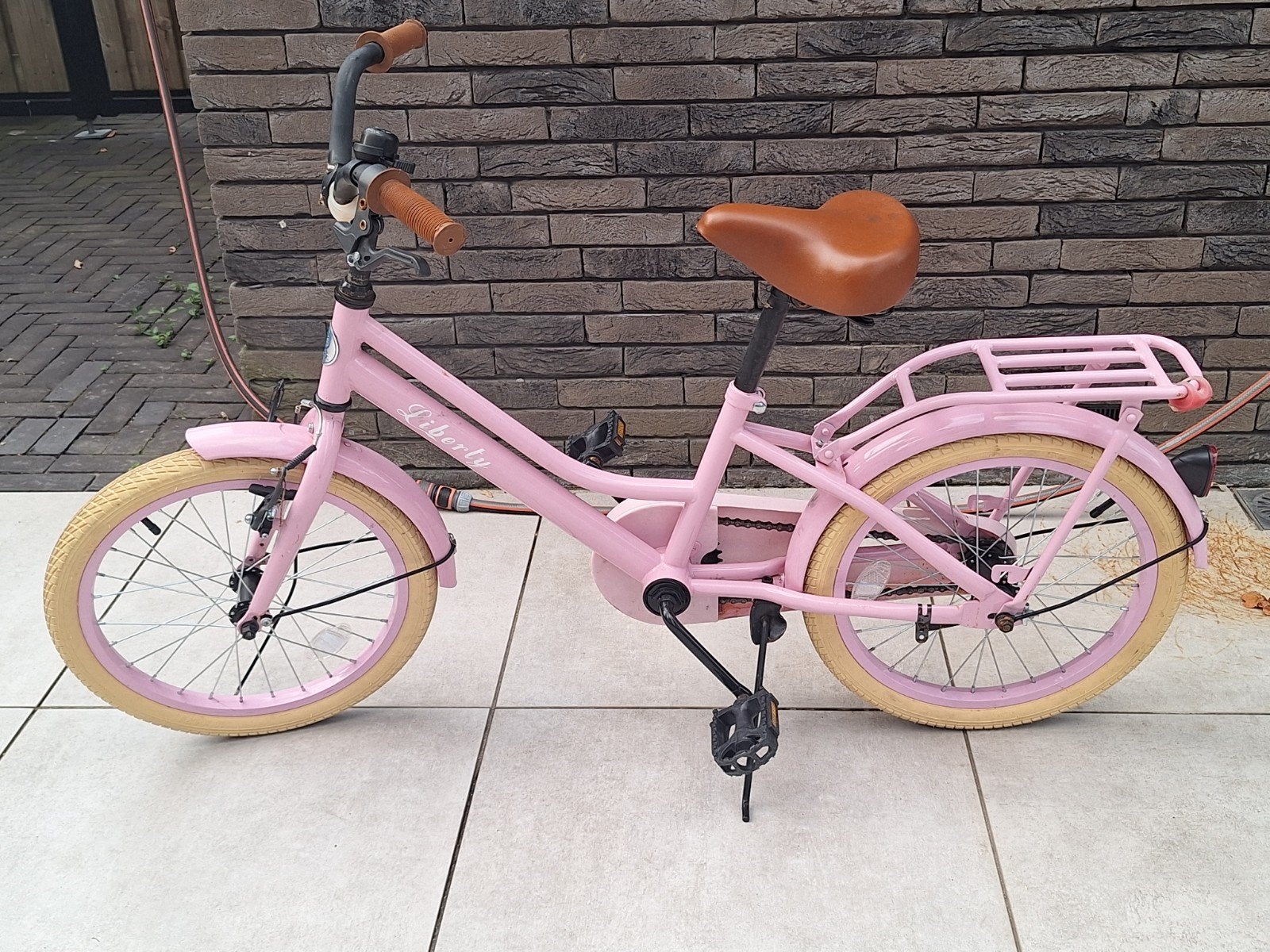 meisjesfiets 18 inch, Fietsen en Brommers, Ophalen, Terugtraprem, Gebruikt, Handrem