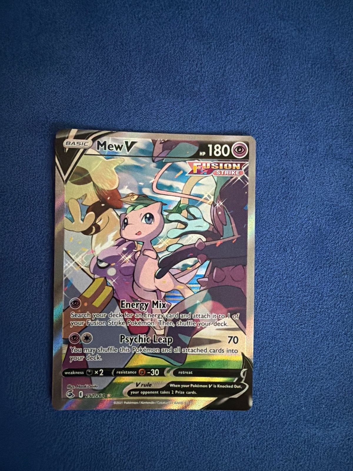 Mew V Full Art (Fusion Strike) Pokémon Kaart, Ophalen of Verzenden, Zo goed als nieuw, Losse kaart, Foil