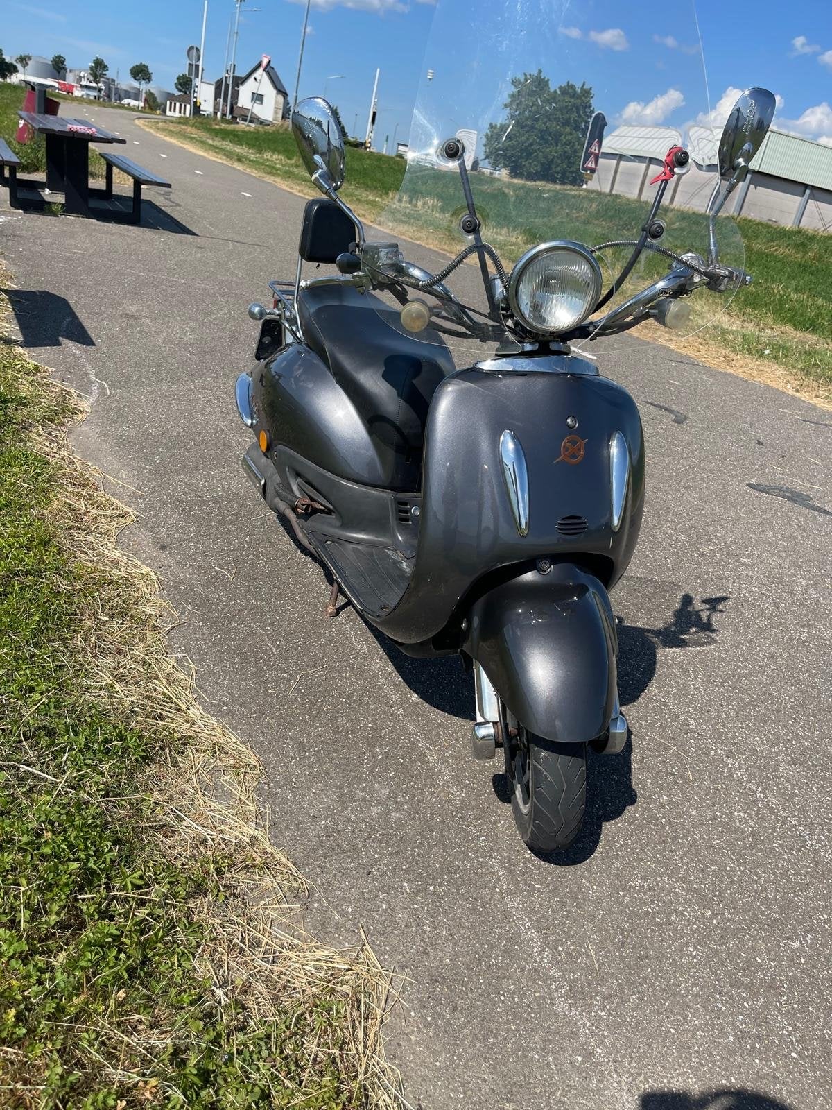 AGM Retro Extra Scooter (met ingebouwd alarmsysteem), Fietsen en Brommers, Snorfietsen en Snorscooters, Gebruikt, Benzine, Ophalen