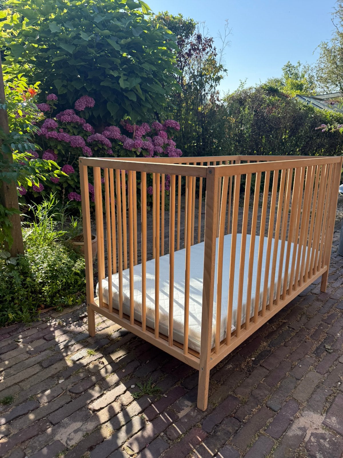 babybed wieg ledikant hout IKEA, Kinderen en Baby's, Babywiegjes en Ledikanten, Zo goed als nieuw, Ledikant, Ophalen