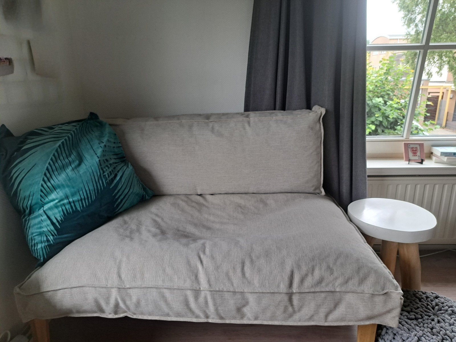 Loungebank met beige kussens, Ophalen, Zo goed als nieuw, Tweepersoons, Beige