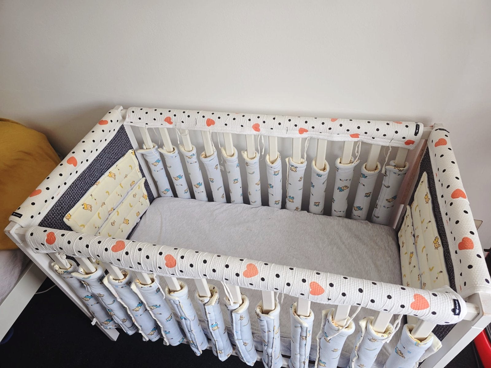 Kinderbed met matras en bescherming: 60x120cm, Ophalen, Wit, Tweepersoons, Zo goed als nieuw
