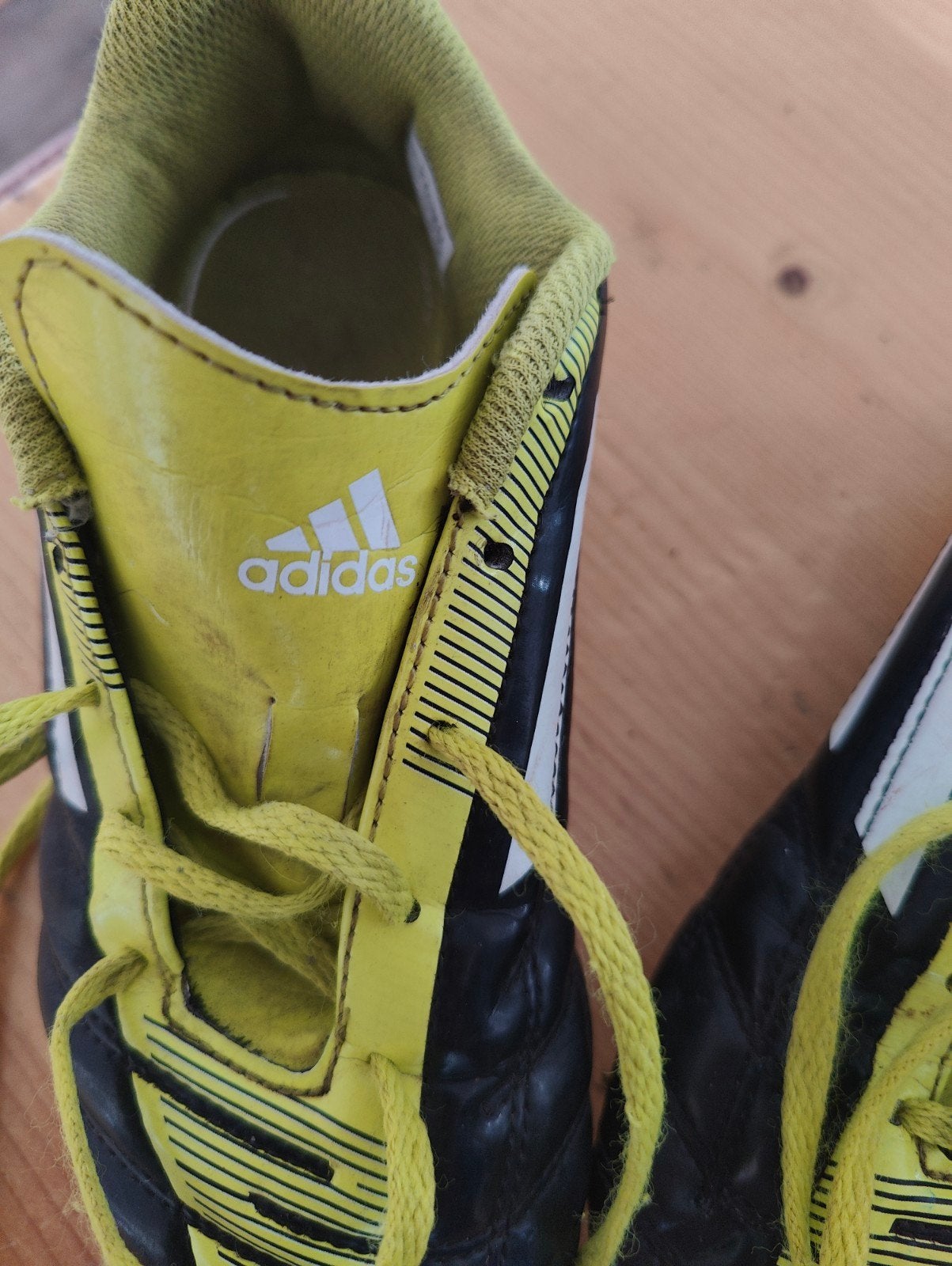 Adidas voetbalschoenen maat 33, Adidas, Gebruikt, Ophalen of Verzenden, Jongen of Meisje