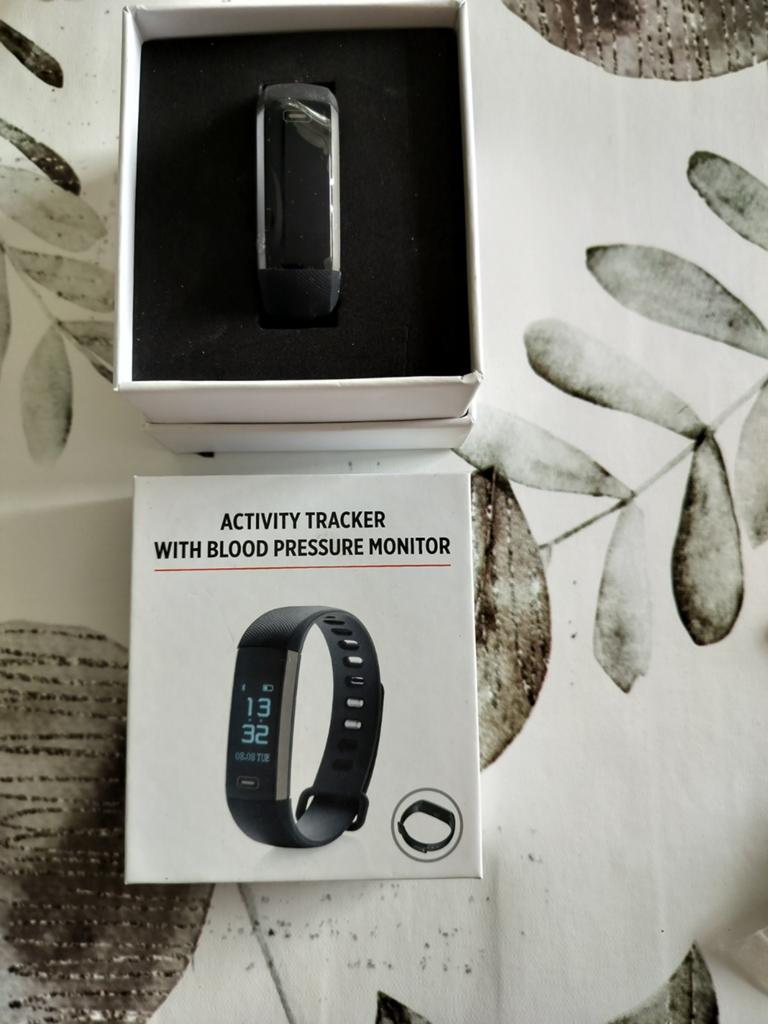 Activity Tracker met Bloeddrukmeter - Nieuw in Doos, Ophalen of Verzenden, Nieuw, Zwart, Onbekend