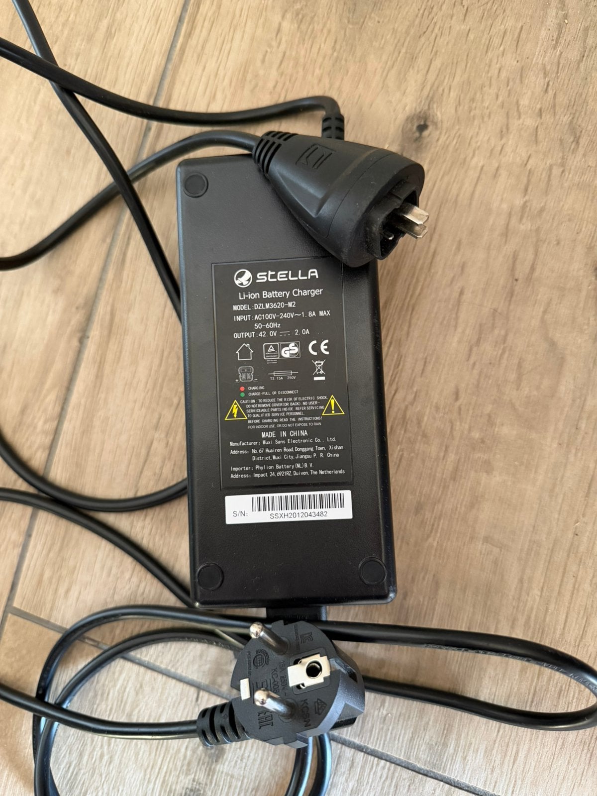 Originele Stella Acculader Type 3 fietsaccu, Fietsen en Brommers, Elektrische fietsen, Ophalen, Zo goed als nieuw, Overige merken