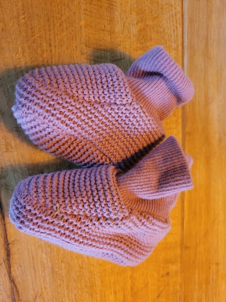 Baby sloffen gebreid oud roze, Ophalen of Verzenden, Meisje, Slofjes