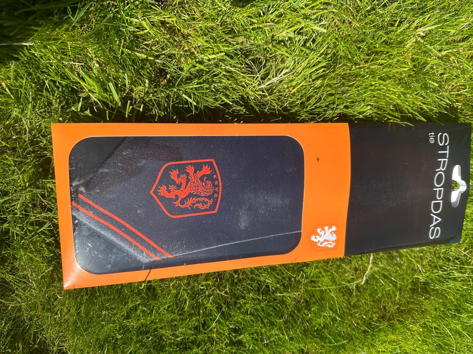 knvb stropdas holland nieuw, Ophalen of Verzenden, Nieuw, Overige binnenlandse clubs, Vaantje of Sjaal