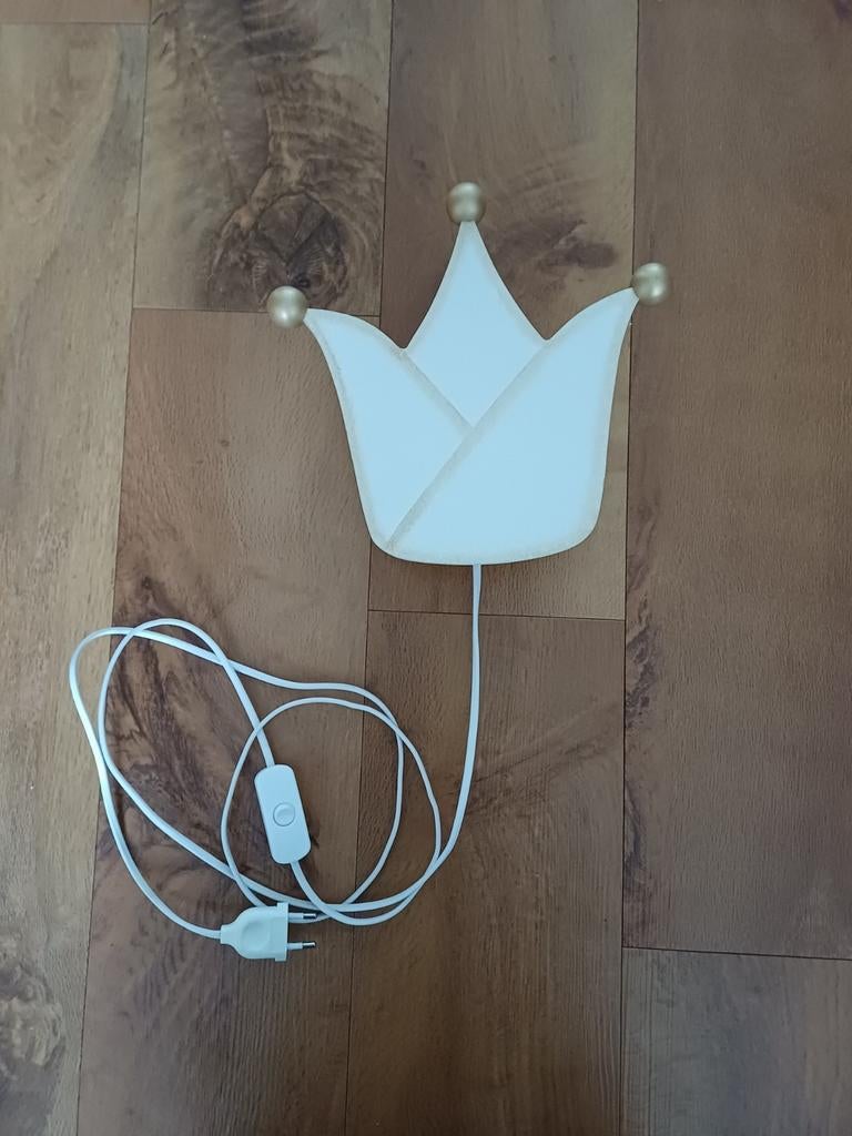 Wandlampje voor de kinderkamer. Prima staat., Ophalen of Verzenden, Zo goed als nieuw, Hout, Kroon