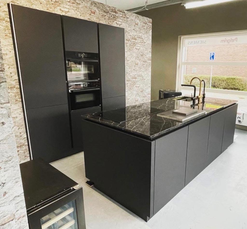 Keuken met eiland, Ophalen, Zwart, Overige typen, Nieuw