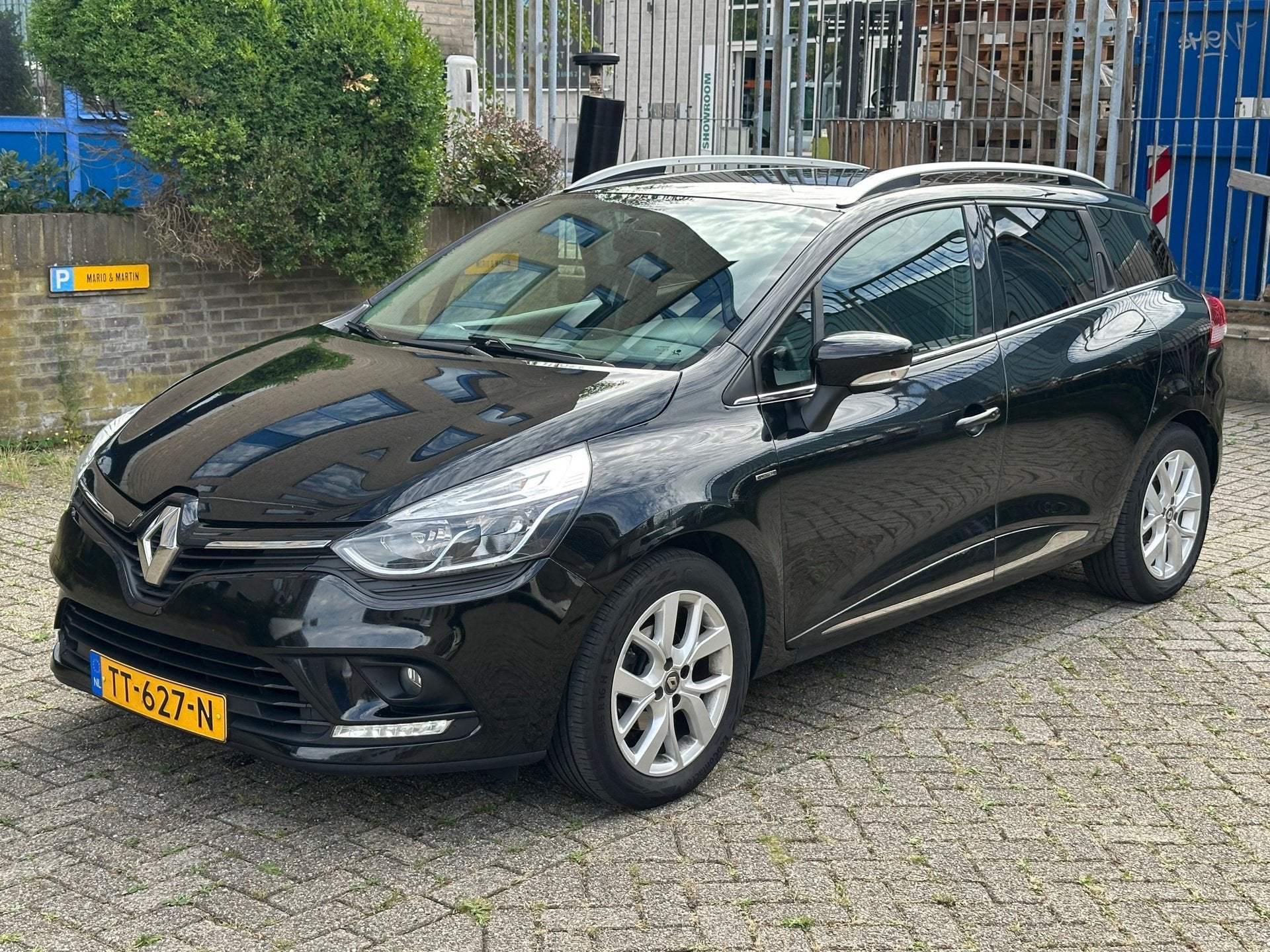 Renault Clio Estate 1.5 dCi Ecoleader Limited, Auto's, Voorwielaandrijving, Euro 6, 4 cilinders, Zwart