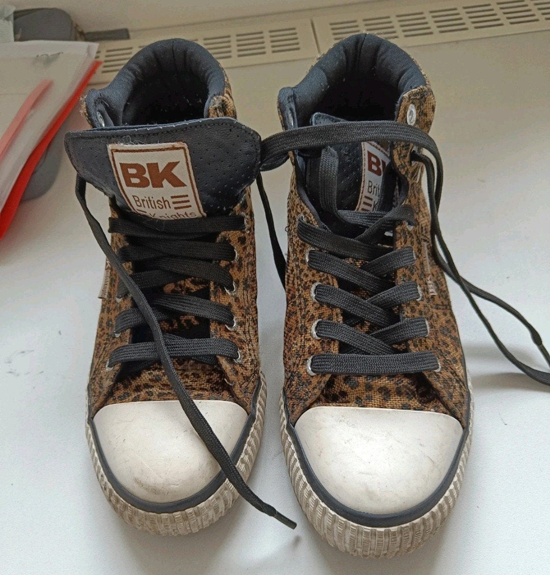 BK mt 38 weinig gedragen 🤎🤍🖤, Ophalen of Verzenden, Sneakers of Gympen, BK, Gedragen