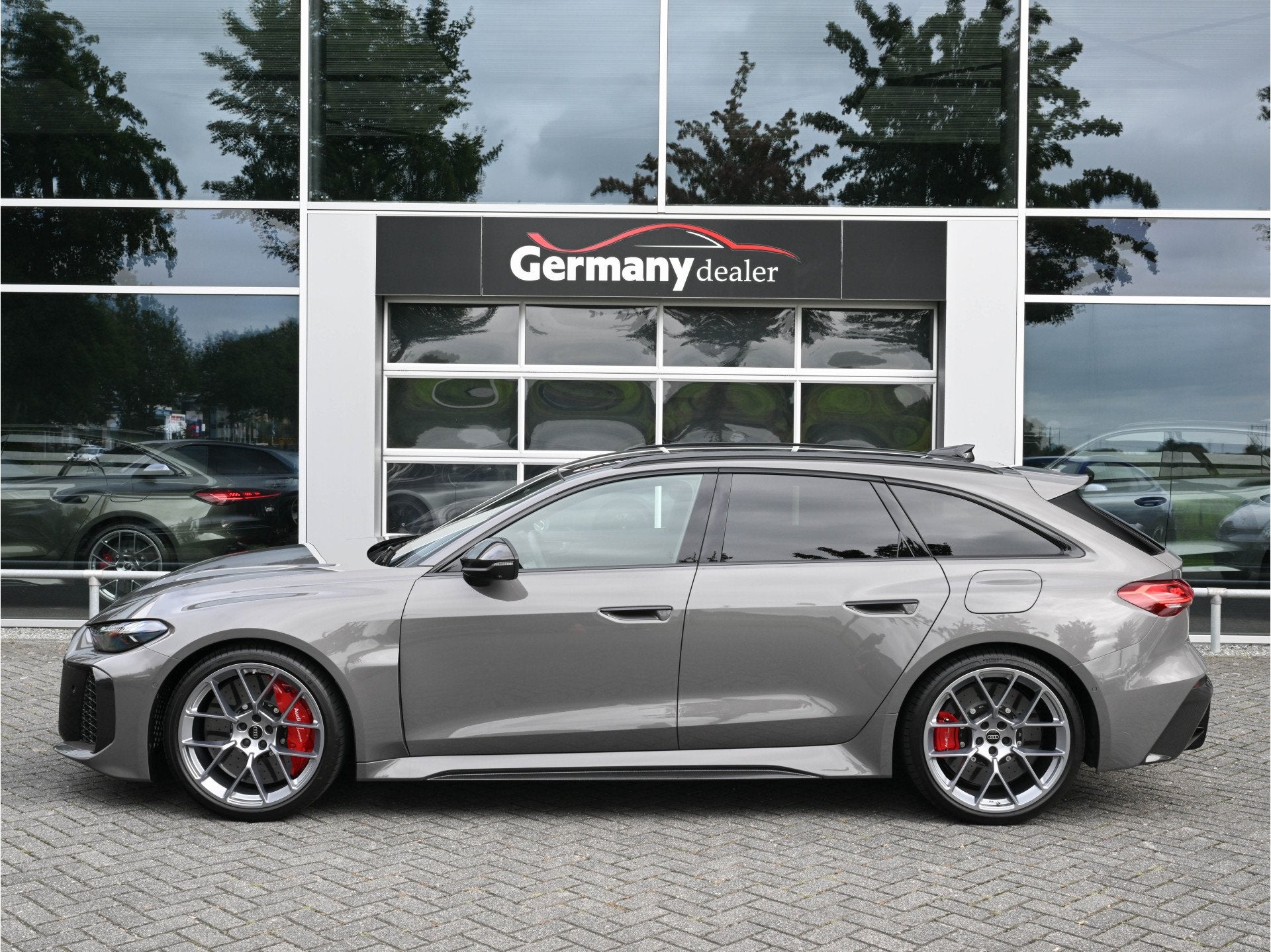 Audi RS5 Avant RS5 2.9TFSI V6 BiTurbo 639pk eHybrid Quattro, Auto's, Dealer onderhouden, Gebruikt, Zwart, RS5