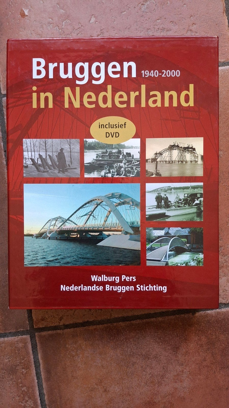 Boeken: Bruggen in Nederland 1940-2000 (incl. DVD), Boeken, Ophalen of Verzenden, Zo goed als nieuw, Walburg Pers, Nederlandse Bruggen Stichting