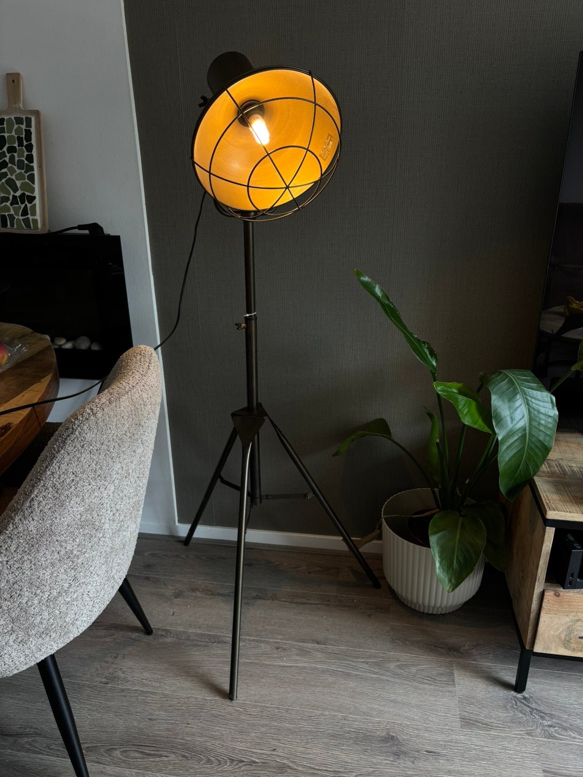 Driepotige industriele vloerlamp brons/messing, Ophalen, Zo goed als nieuw, 150 tot 200 cm