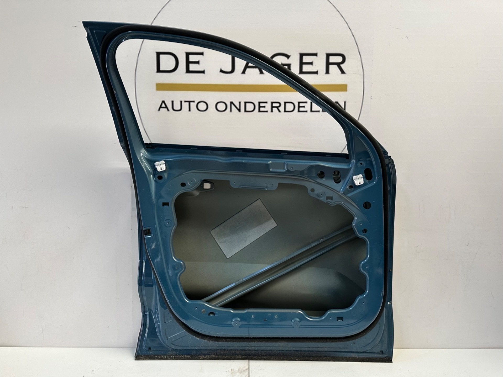 VOLVO XC40 DEUR PORTIER LINKSVOOR ORIGINEEL, Auto-onderdelen, Gebruikt, Gunnar Engellaus vag 8
405 31  Gothenburg, SE, Deur, Info@volvocars.com