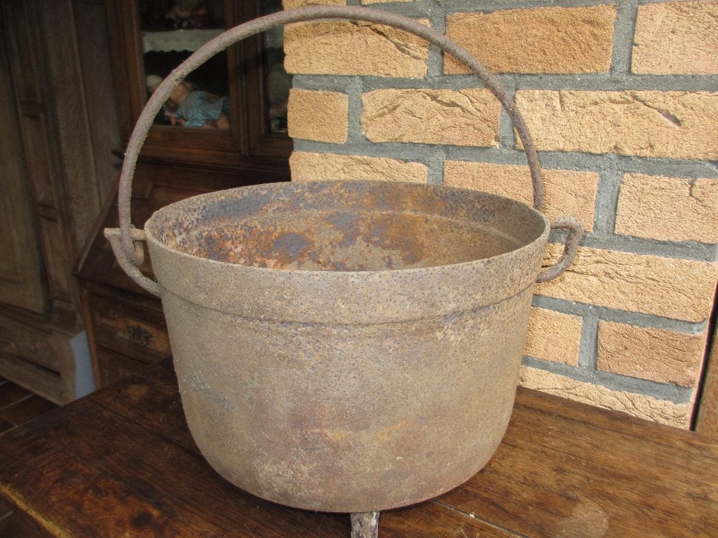 Grote Antieke gietijzeren ketel gesmeed  33cm, Ophalen