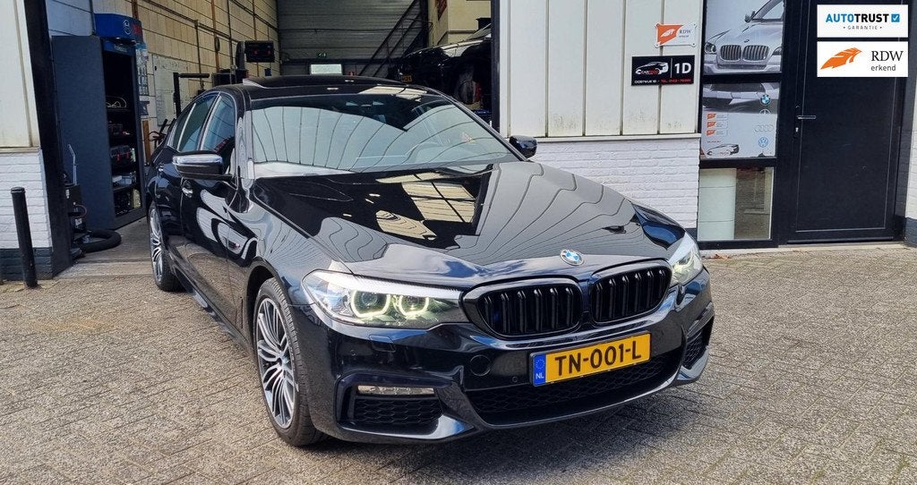 BMW 5-serie 530i High Executive/ M-Pakket/ Schuifdak/ Black, Auto's, BMW, 1998 cc, Achterwielaandrijving, Gebruikt, 4 cilinders