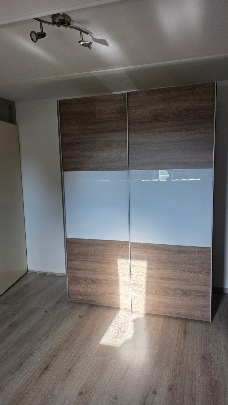 Kledingkast met schuifdeuren, Ophalen, Met deur(en), 200 cm of meer, Zo goed als nieuw