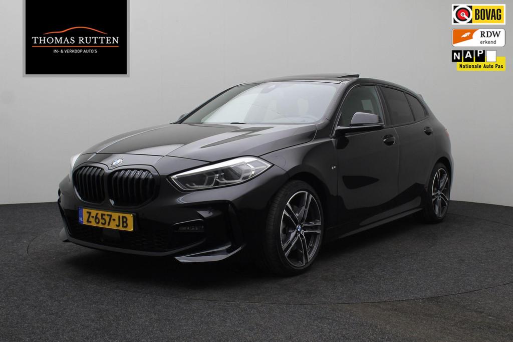 BMW 1-serie 118i 2024 | M Sport Pro Pack | Schuifkantel Dak, Auto's, BMW, 136 pk, Gebruikt, Leder en Stof, Zwart