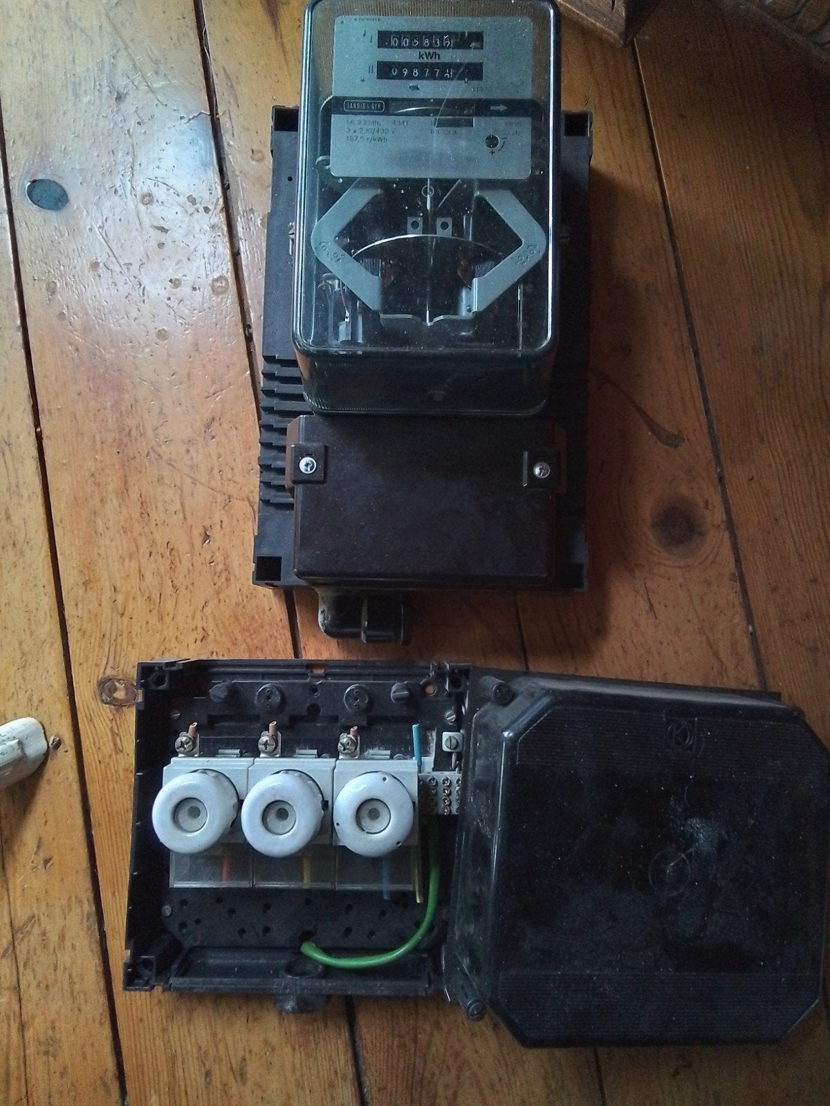 3 fase kwh meter op meterbord+hoofdzekeringkast, Doe-het-zelf en Verbouw, Ophalen of Verzenden