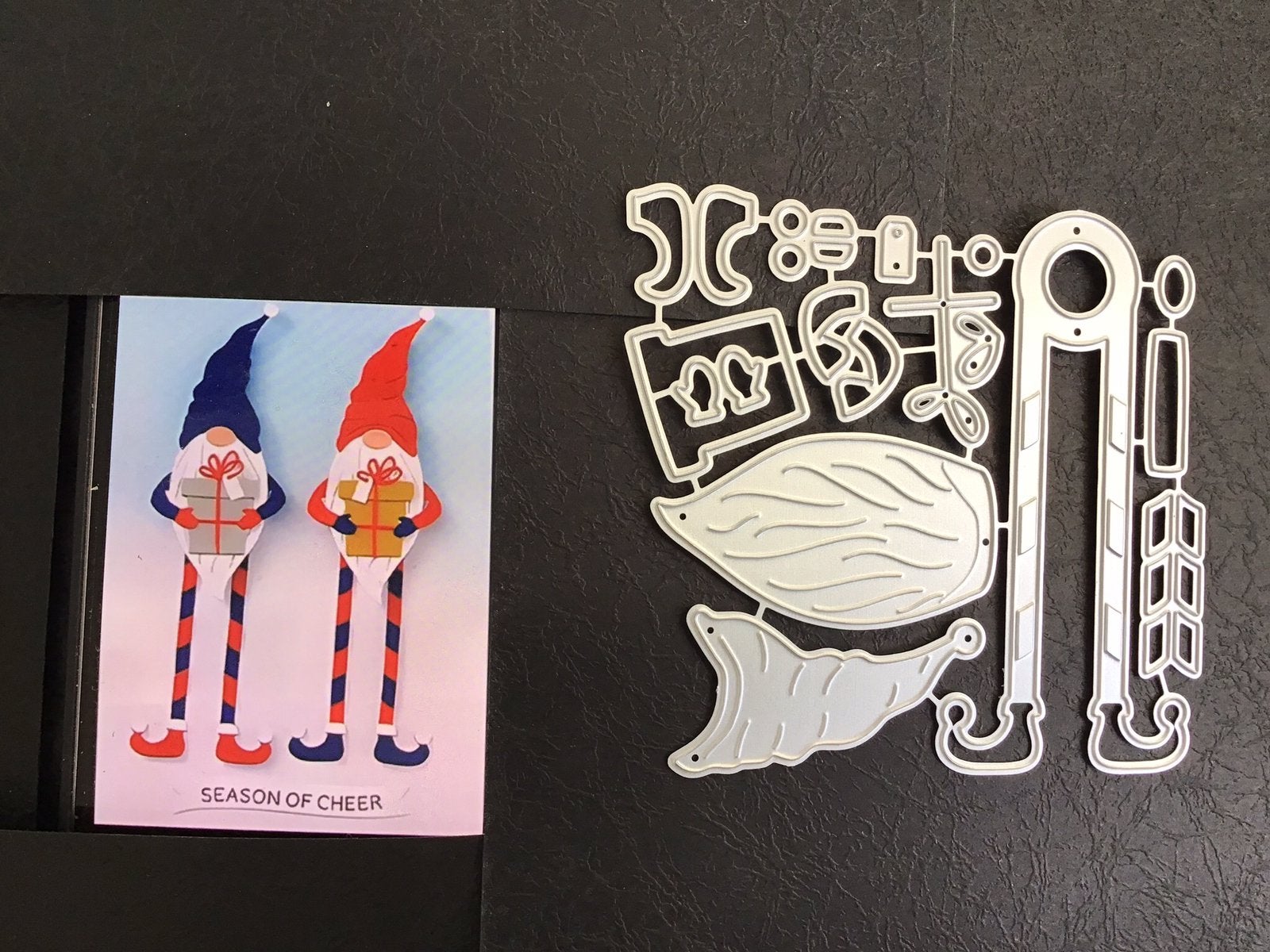 Snijmal kerstgnome, Hobby en Vrije tijd, Kaarten | Zelf maken, Verzenden, Nieuw, Overige thema's, Pons of Mal
