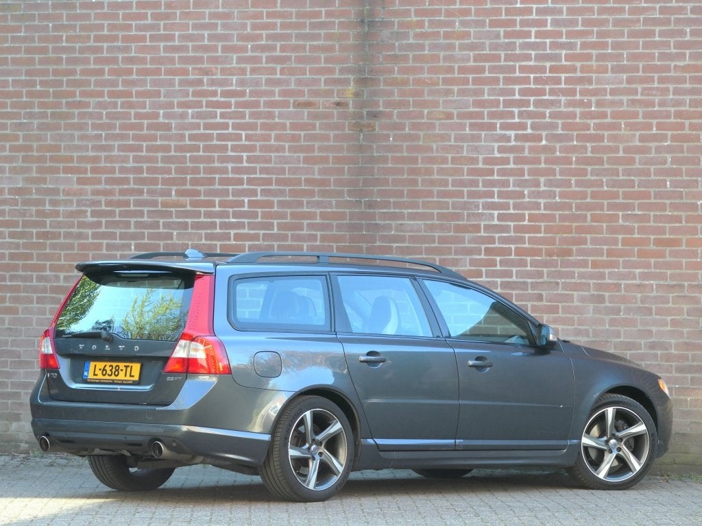 Volvo V70 2.5T R-design / Leer / Xenon / Cruise control / St, Auto's, 230 pk, Gebruikt, 2521 cc, Handgeschakeld