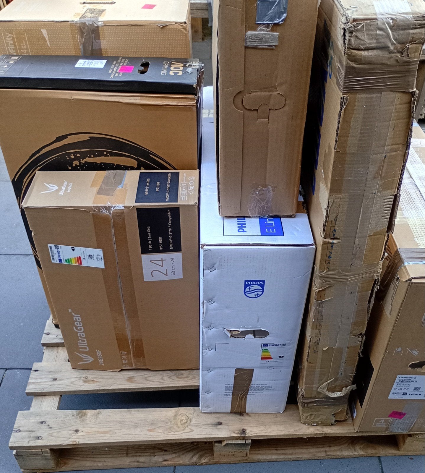 Pallet retour Diverse monitoren - 7 stuks, Diverse (AOC, LG, Philips, Samsung, Iiyama), In hoogte verstelbaar, Niet werkend, Ophalen