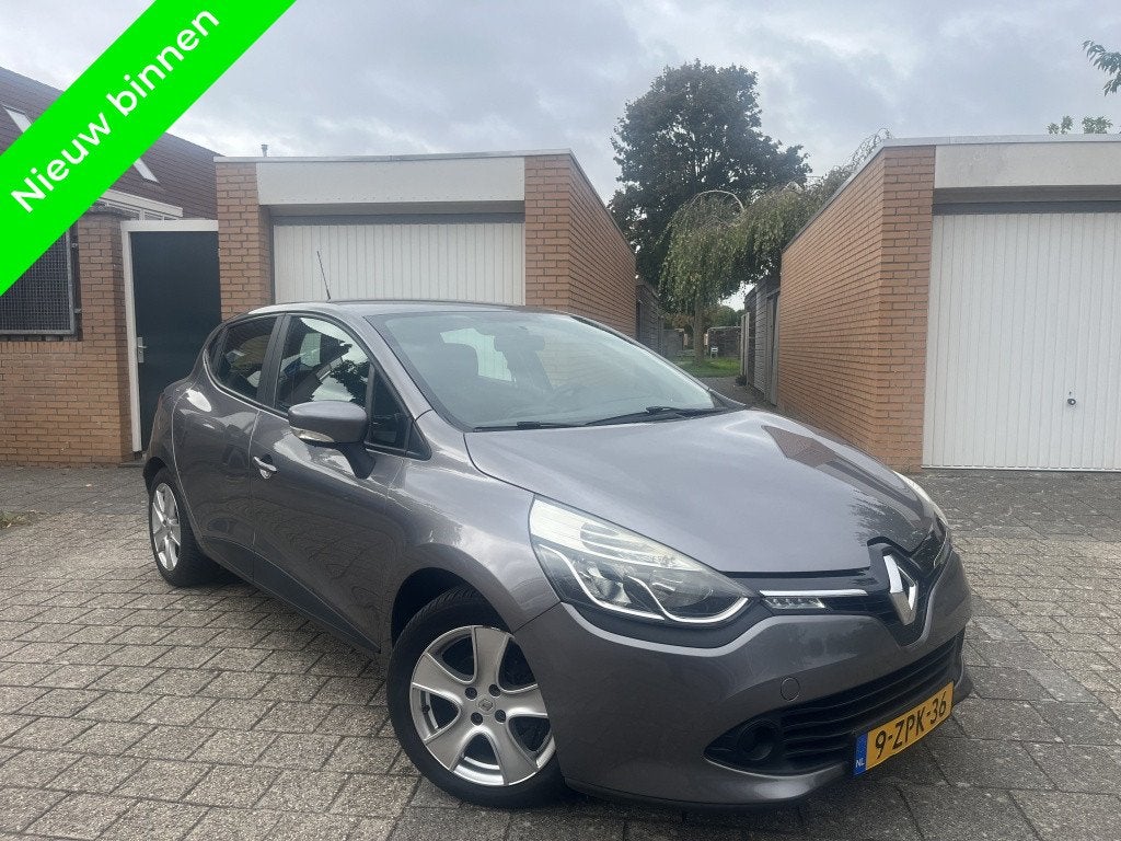 Renault Clio 1.5 dCi Automaat Clima Bleutooth Parksensor, Auto's, Automaat, Euro 5, Gebruikt, 4 cilinders